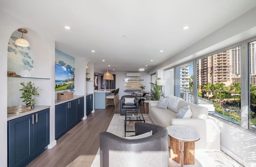 Waikiki Condo | Ocean, Marina, and Pool View 2BD Corner Unit w/AC at the Ilikai Hotel