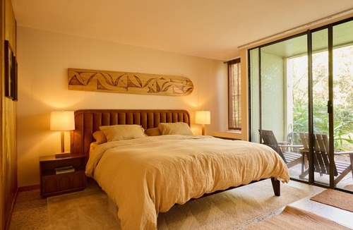 Kahuku Apartment | Aloha Surf Condo - Turtle Bay - AC + 2 E-Bikes