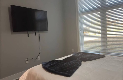 Dunean Apartment | Greenville Gem | Scenic Balcony Views & Free Parkg