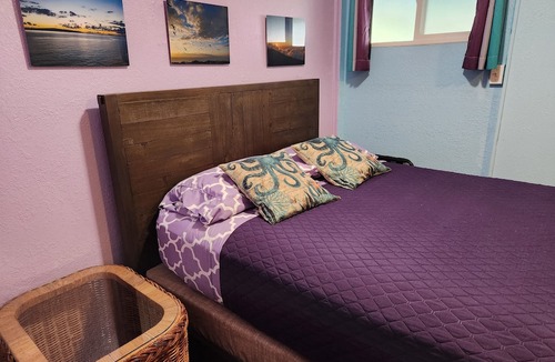 Wailuku Apartment | Budget Downtown Studio-G w/Queen Bed, Micro-Kitchen AC, WIFI & 4 free Streamers