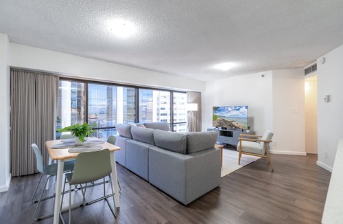 Downtown Honolulu Condo | 😎 Summer Special - Downtown Honolulu Skyview - 1Bed+Den- Free Parking 🏄‍♂️