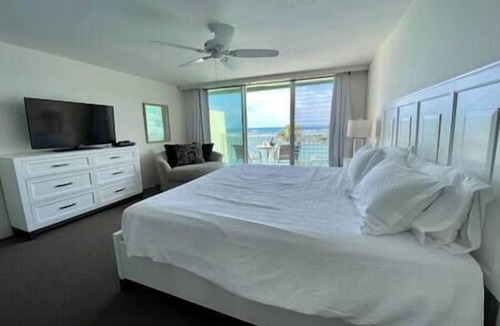 Punaluu Apartment | Coastal Dream Getaway 4