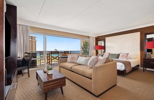 Waikiki Condo | Ilikai 1718 Free Parking* Ocean/Lagoon King Bed, Sofa Bed