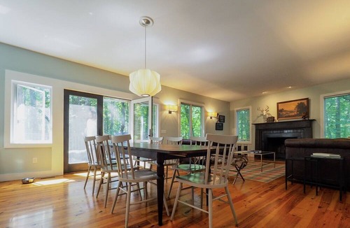 Fennville House | Saugatuck perfection! Spacious & far from crowds, yet close to town.
