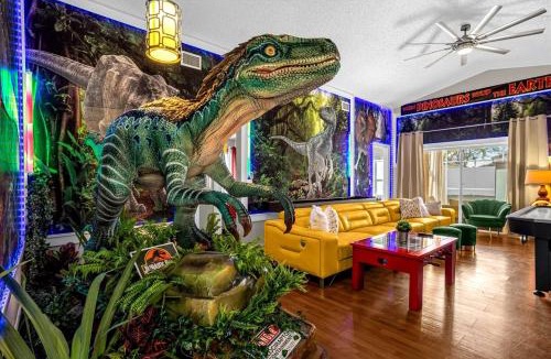 Clear Creek House | Animatronic Dinosaur Villa 5BR Home with Private Pool & Theater, Near Disney