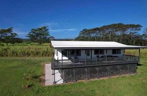 Honomu House | Luxury Farm Stay with Hot Tub, Cold Plunge and Cuddle Cows
