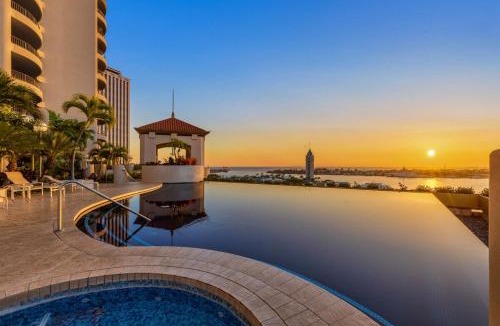 Downtown Honolulu Apartment | SkyNest - Queens Gambit Penthouse at 66 Queen St