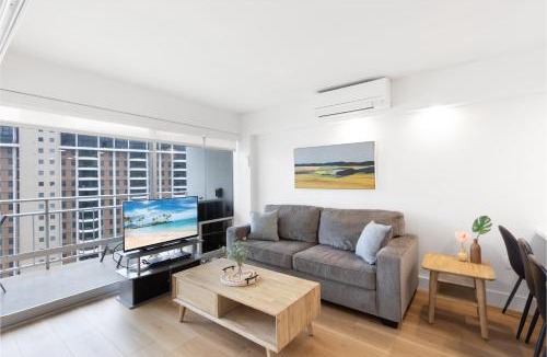 Waikiki Apartment | Ilikai Tower 1936 condo
