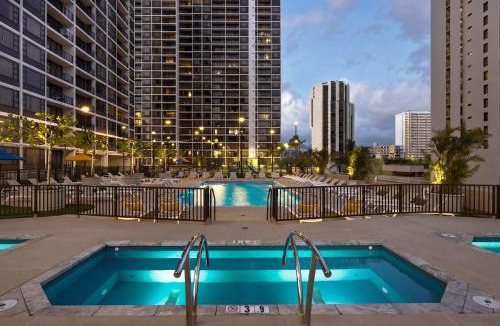 Waikiki Apartment | 36Fl Sky-high retreat with ocean views & beach access