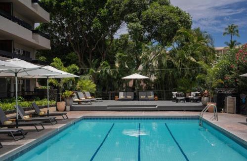 Historic Kailua Village Hotel | PACIFIC 19 Kona