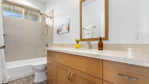 Makaha Valley House | Lealea by AvantStay