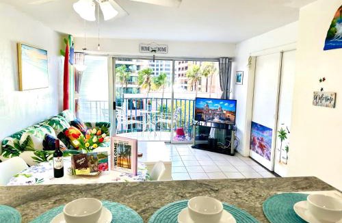 Waikiki Apartment | WAIKIKI 2 BEDROOMS, 1 BATH, FREE PARKING, SLEEP 6