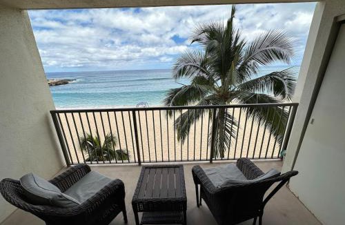 Makaha Apartment | 305 On the Beach