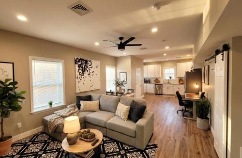 Wilmington Apartment | The loft at Park Place - 3rd floor walk up King and Queen beds fast WIFI and free coffee