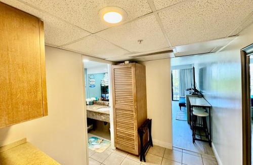 Waikiki Apartment | FREE PARKING Palms Hotel Waikiki