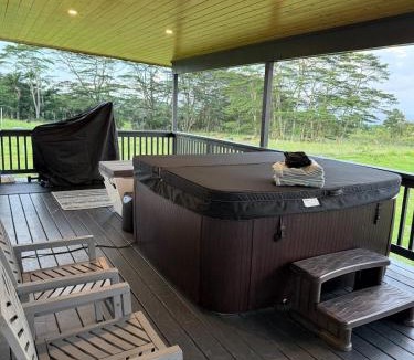 Honomu House | Luxury Farm Stay with Hot Tub, Cold Plunge and Cuddle Cows