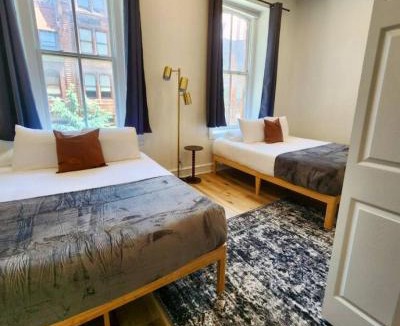 Center City West Apartment | Renovated Jr 1BR - Center City - Sleeps 4 - 2 Beds