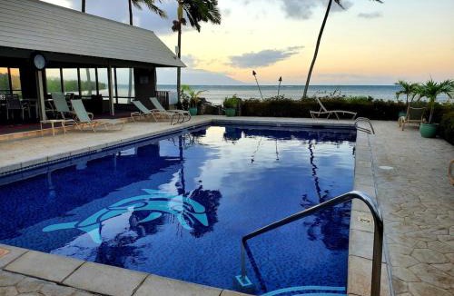 Ualapue Apartment | Oceanfront true 2 bedroom wlanai on Molokai