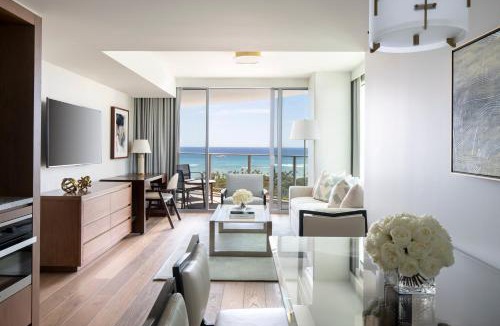Waikiki Hotel | The Ritz-Carlton Residences, Waikiki Beach Hotel