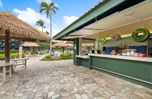 Hanamaulu Apartment | Pool Garden View Lanai, Beachfront 4-Star Resort, King Bed, Lanai, AC, Pool, Restaurant, Gym, Spa