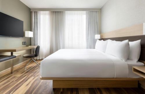 Downtown Honolulu Hotel | AC Hotel by Marriott Honolulu