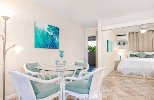Maili Apartment | *SERENDIPITY ON THE MOANA - Legal & Oceanfront - Great for Work & Play!*