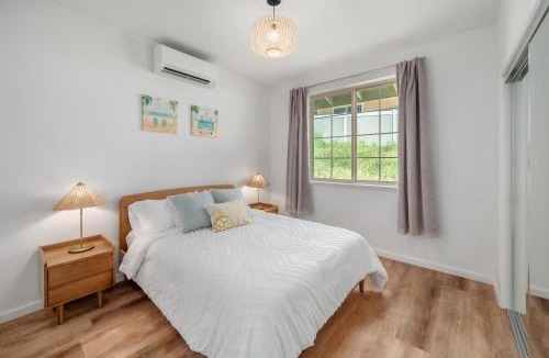 Makaha Valley House | Oahu Family retreat-Beach 5min away-Oceanview