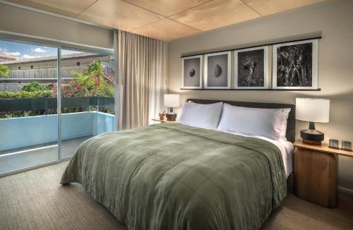 Historic Kailua Village Hotel | PACIFIC 19 Kona
