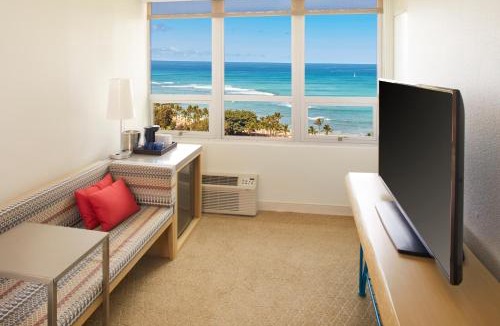 Waikiki Hotel | Queen Kapiolani Hotel