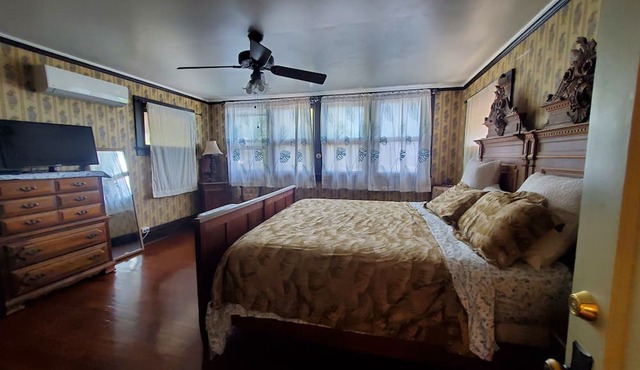 Manoa Valley Inn