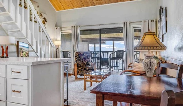 Renovated OF W/Lanai and Kitchen - Molokai Shores #332