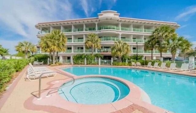 Ella's Escape 30A 106-Balcony-Sleeps 2