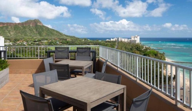 Your Home Away From Home! City View, Beachfront Property, Onsite Swimming Pool