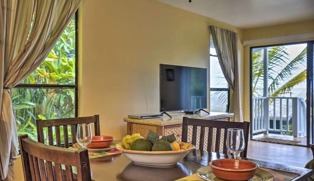 Pineapple Cottage surrounded by coffee plantations