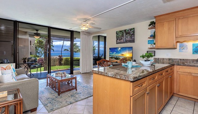 Oceanfront 2BR condo w/lanai and pool access