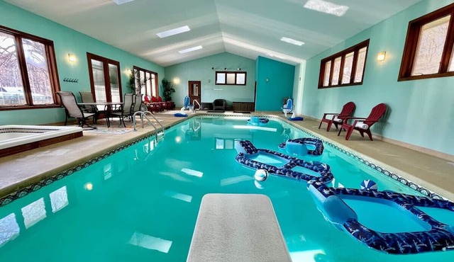 Gobles Estate w/indoor pool!