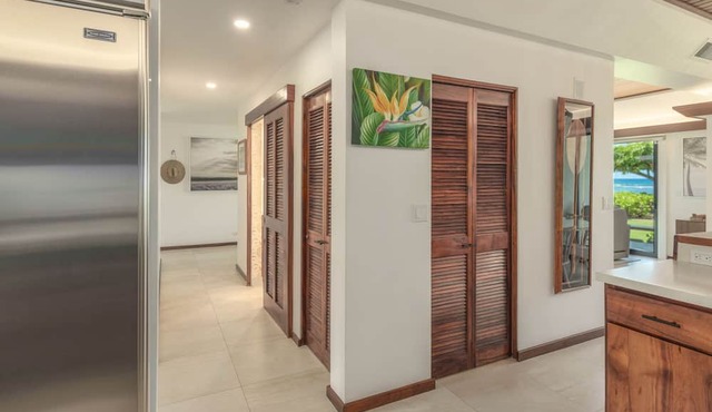 Oceanfront luxury 3bd condo on Baby Beach