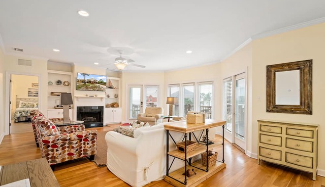 The Sanderling - Family Friendly Large Gulf View Home in Gated Community