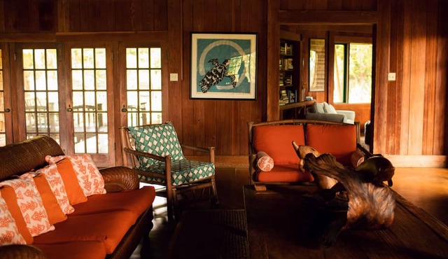 Historical lodge at Pu'u O Hoku Ranch! Outdoor pool and farm-to-table meals!