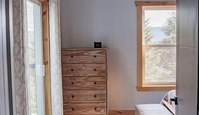 Suntower 60acre HOTTUB biking hiking 5 miles trails Pavillion ultra private