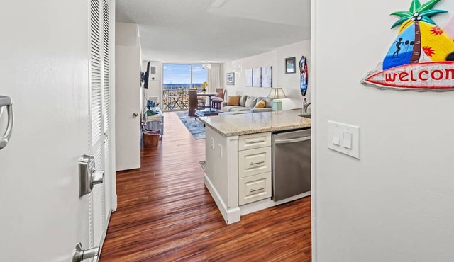 Aloha Condos, Ilikai Marina, Condo 786, Oceanfront, AC