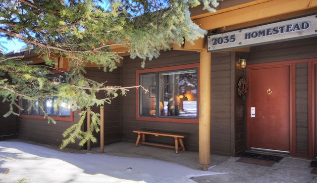 Oversized Mtn Condo on Snake River, Shuttle to Slopes, Pool & Hot Tub Access