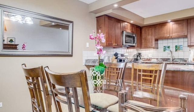 Upgraded Condo w/Open Kitchen, Ground Floor Lanai, WiFi–Kamaole Sands 4102