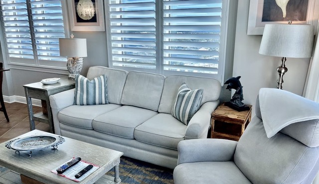 Low Host Fees, Huge Beachfront Pool, 17th Floor E Corner Unit with Two Balconies