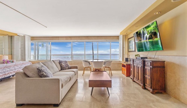 Beautiful corner unit on the Gold Coast!