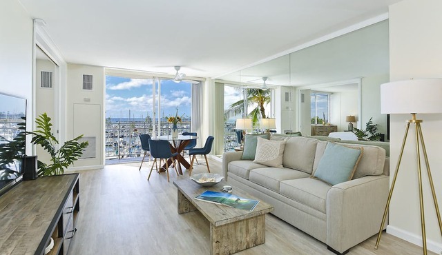 Waikiki Marina & Ocean Views! Easy Walk to Beach! Washlet, Kitchen, AC, Wi-Fi