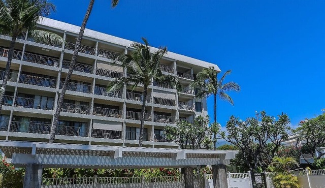 Where Aloha Lives Kihei Remodeled Condo Lanai AC Steps to Kamaole Beach