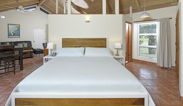 Peaceful & Private Studio - 12 Acre Hobby Organic Fruit Farm - Beach 10min