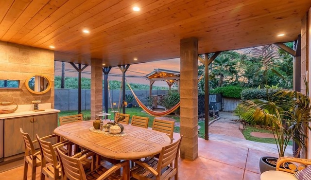 Private Paia Studio in a Tropical Sanctuary, a short walk to Paia town & beach.