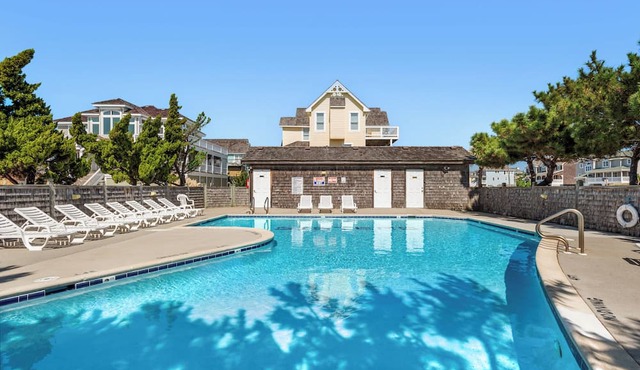 Dog-friendly 5BR with community poo & beach access